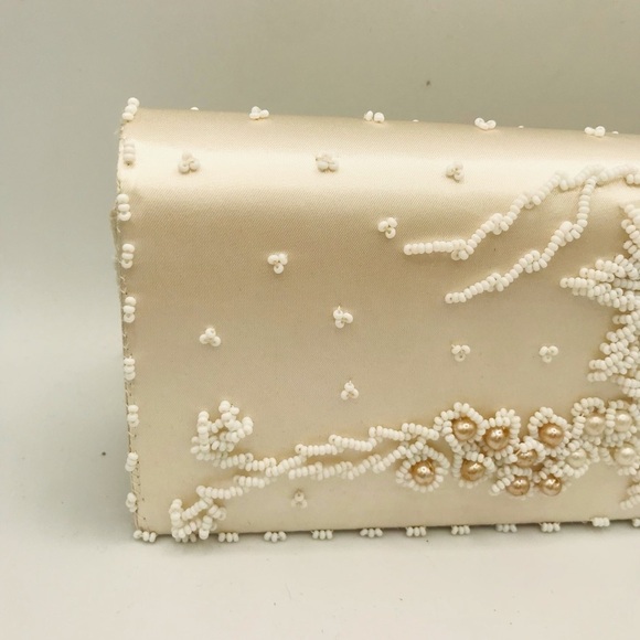 Beautiful White Cream Beaded Clutch with Pearls - Picture 4 of 14